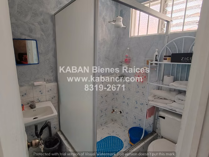 Se vende en Cartago, uso mixto. Ideal para Inversión