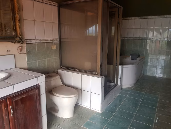 Venta de casa independiente con 4 apartamentos - Imagen 7