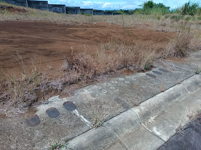 VENDO TERRENO YA CON OBRAS PARA URBANIZAR