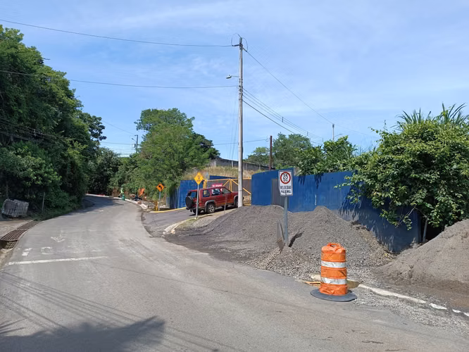 VENDO TERRENO YA CON OBRAS PARA URBANIZAR