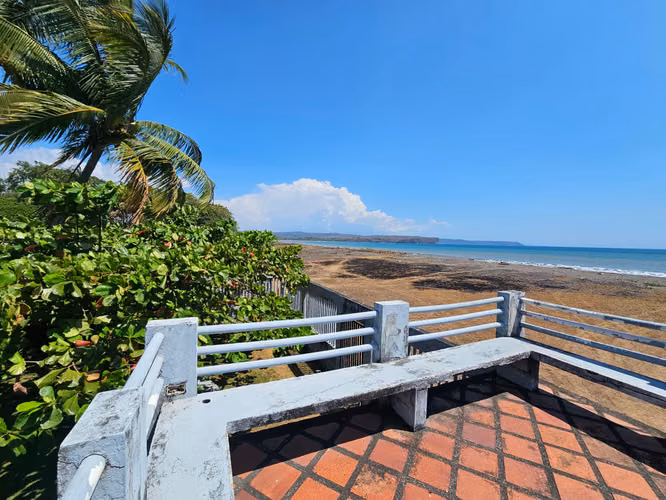 PUNTARENAS EN VENTA. JUNTO AL MAR! EXCELENTE PRECIO Y NEGOCIABLE!