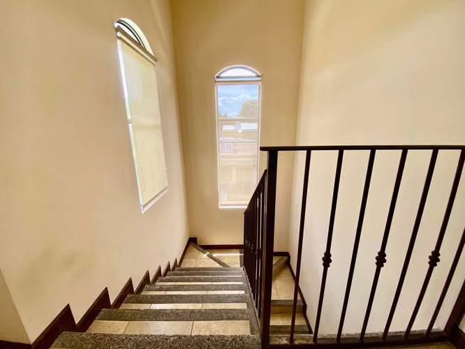 Viva en Santa Ana – Casa en Condominio con Seguridad y Excelente Ubicación
