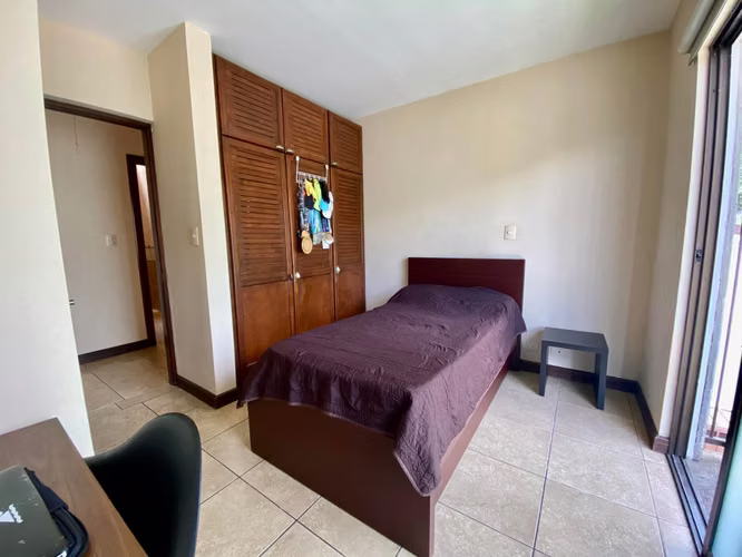 Viva en Santa Ana – Casa en Condominio con Seguridad y Excelente Ubicación