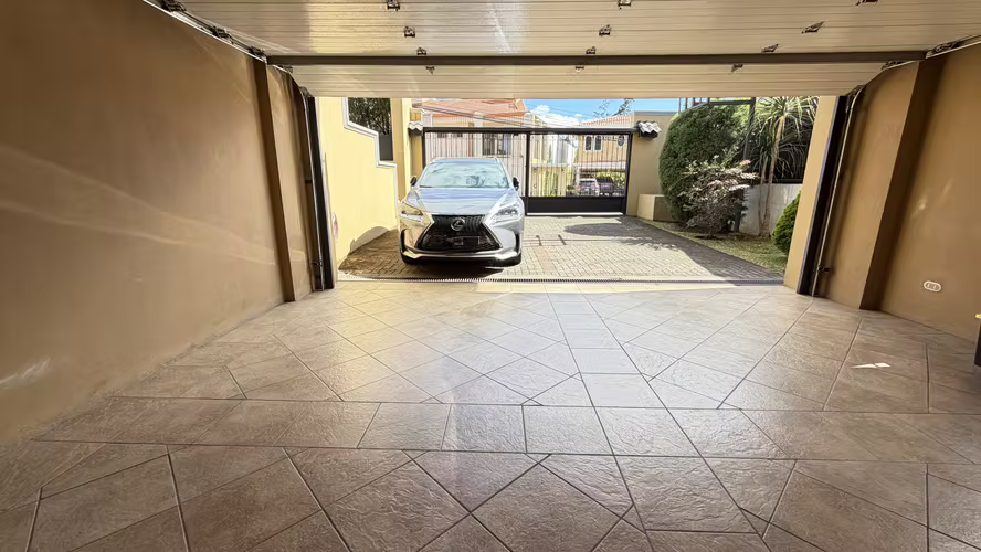 Venta casa de lujo Residencial Altamonte, Curridabat. (FE)