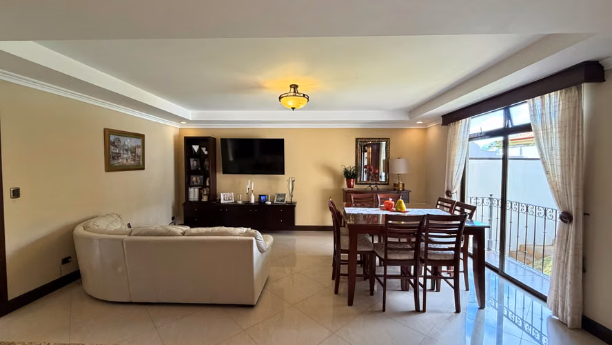 Venta casa de lujo Residencial Altamonte, Curridabat. (FE)