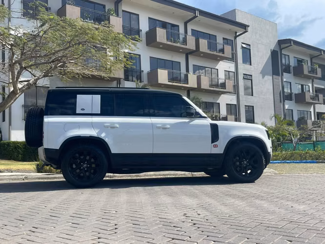 LAND ROVER DEFENDER SE P400