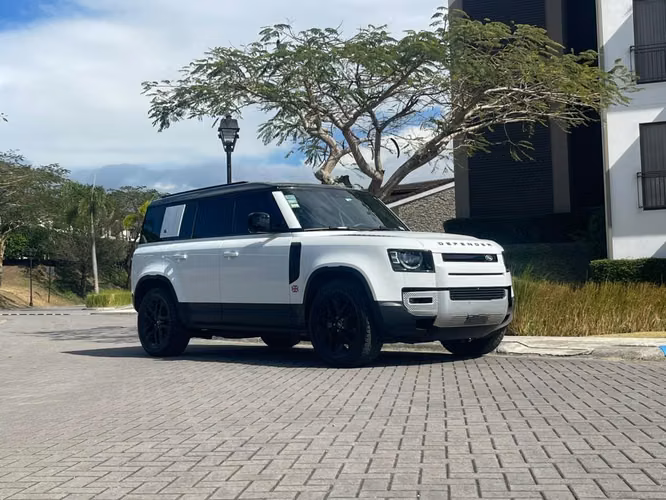 LAND ROVER DEFENDER SE P400
