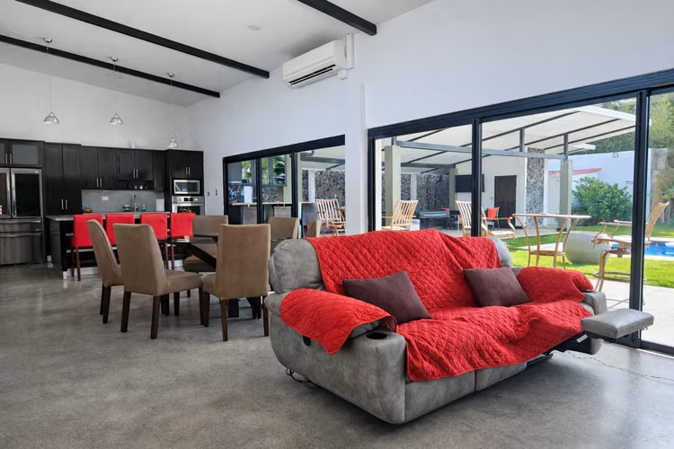 CASA DE 1 PLANTA EN CONDO- LAS VUELTAS-GUACIMA-ALAJUELA SE VENDE