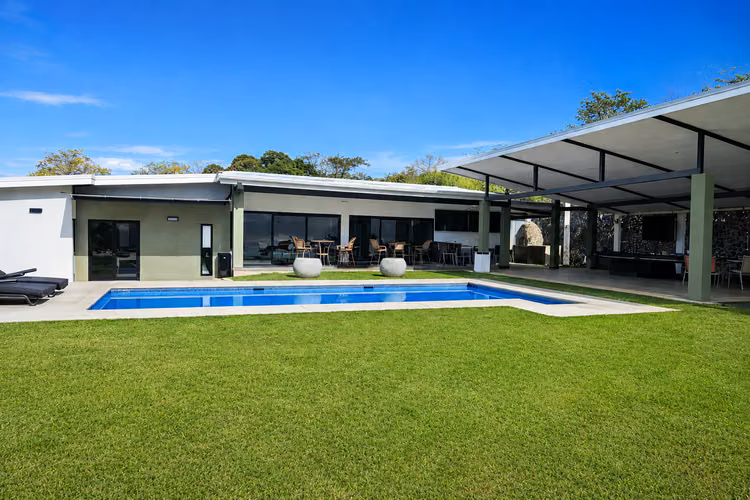 CASA DE 1 PLANTA EN CONDO- LAS VUELTAS-GUACIMA-ALAJUELA SE VENDE