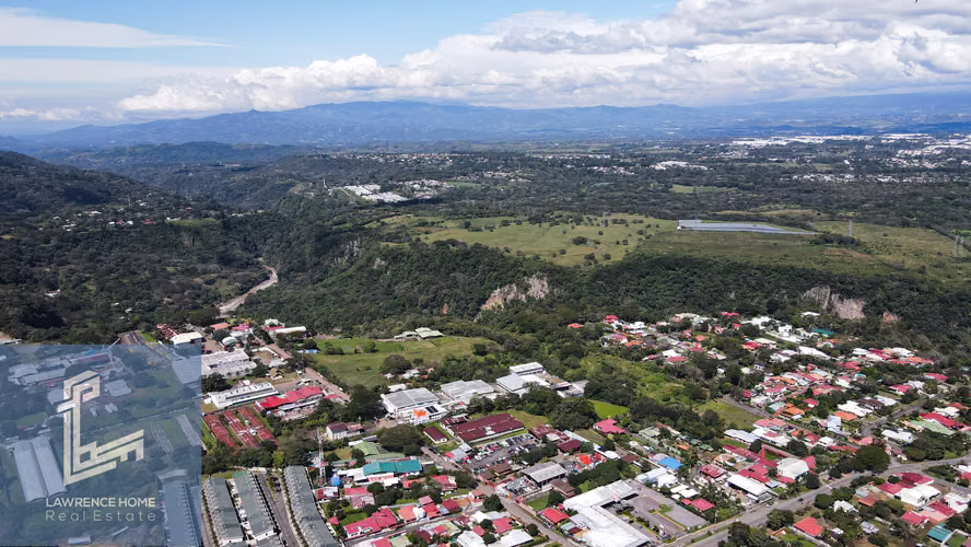 Lote Privilegiada de mas de 1,014m² en Condominio Residencial Altamira, Brasil de Santa Ana.