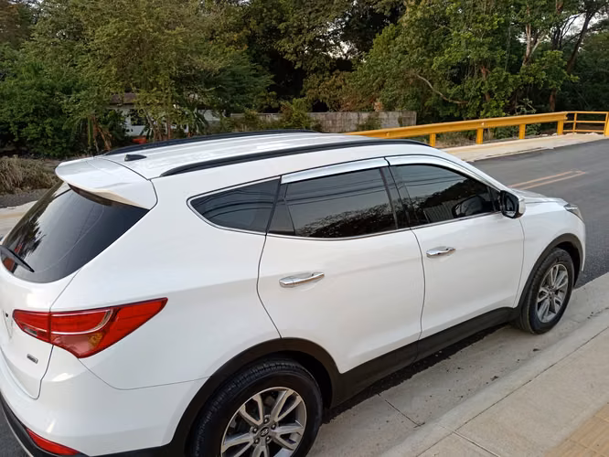 SANTA FE 2013 4x4 2,200 cc - Imagen 4
