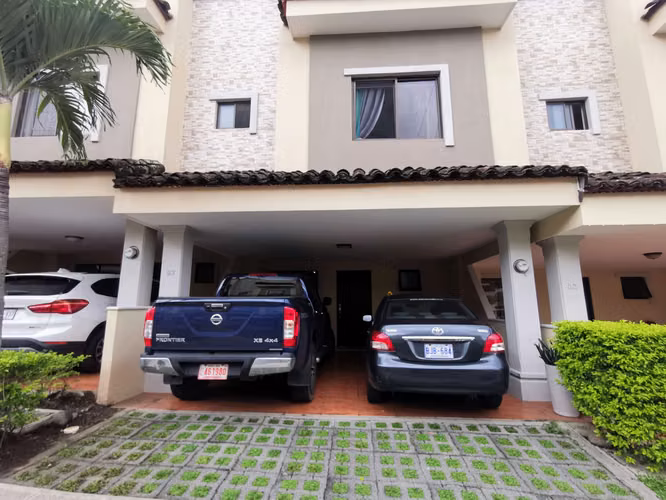 Alquiler de Casa en Condominio Santa Ana Hills / Santa Ana / San Jose - Imagen 1