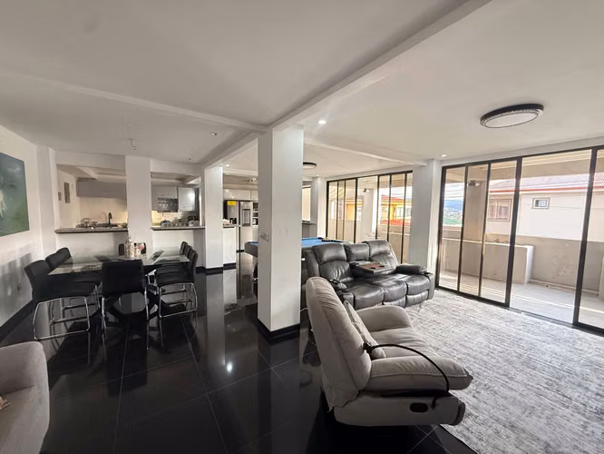Se Vende Casa en Residencial Privado, Ulloa Heredia