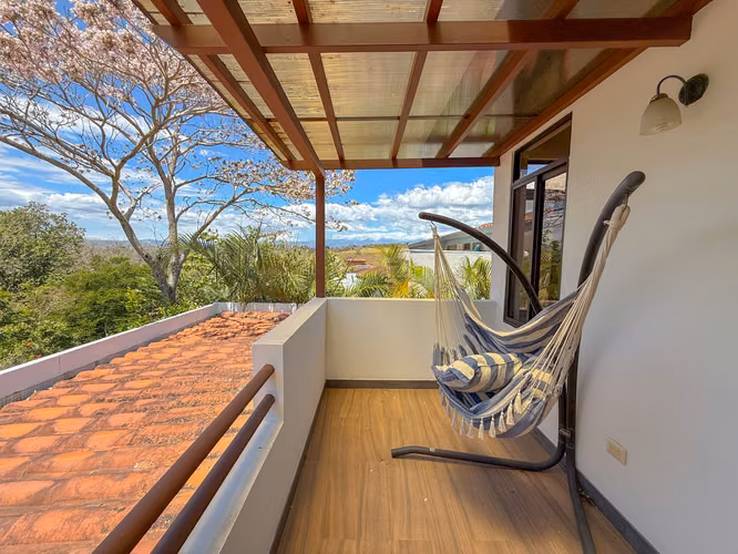 SE VENDE AMPLIA RESIDENCIA CON EXC VISTAS Y UBICACIÓN DENTRO DEL CONDO