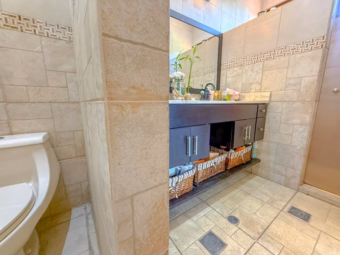 SE VENDE AMPLIA RESIDENCIA CON EXC VISTAS Y UBICACIÓN DENTRO DEL CONDO