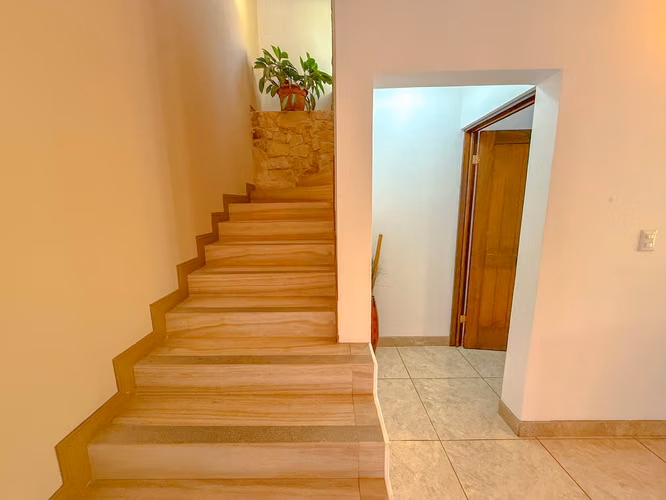 SE VENDE AMPLIA RESIDENCIA CON EXC VISTAS Y UBICACIÓN DENTRO DEL CONDO