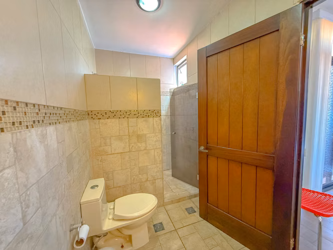 SE VENDE AMPLIA RESIDENCIA CON EXC VISTAS Y UBICACIÓN DENTRO DEL CONDO