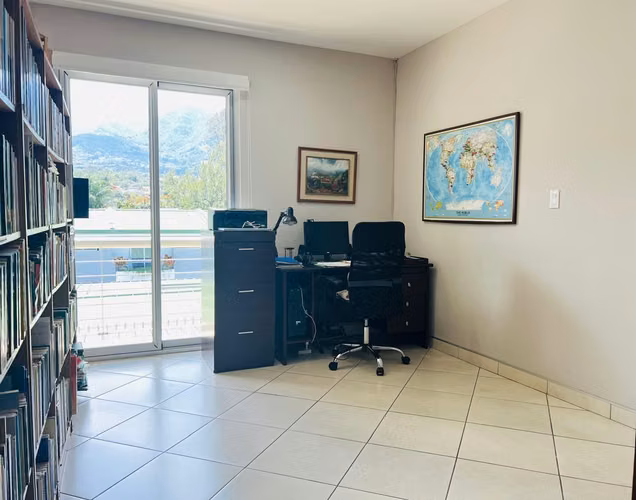 Venta de Casa amueblada en San Rafael Escazú