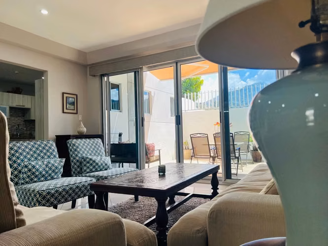 Venta de Casa amueblada en San Rafael Escazú