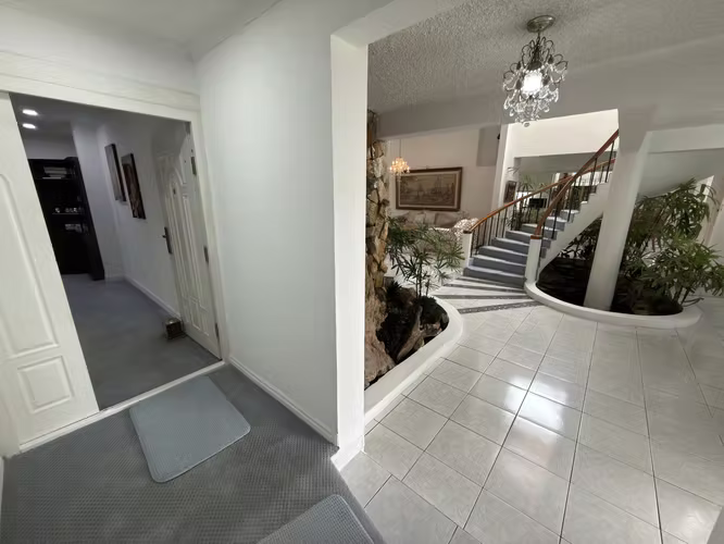 Se vende casa independiente con mas de 1000 metros de lote en Rohrmoser - Imagen 16