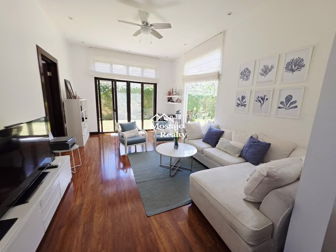 Venta de Casa de lujo con amplio jardín, Hacienda del Sol, Santa Ana - Imagen 4
