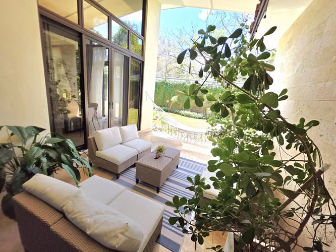 Venta de Casa de lujo con amplio jardín, Hacienda del Sol, Santa Ana - Imagen 16