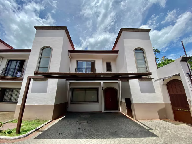 SANTA ANA - OPPORTUNITY BEAUTIFUL HOUSE WITH EXCELLENT LOCATION MP-25-31