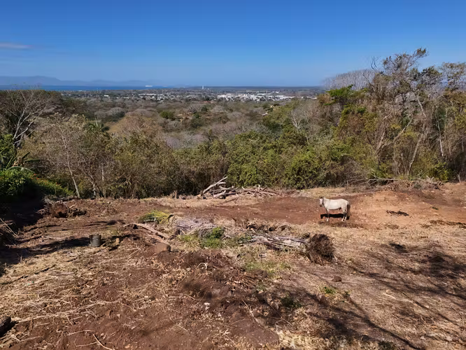 Lote de 2.035 m² con Vista al Mar en Quinta Esencia Esparza - Imagen 7