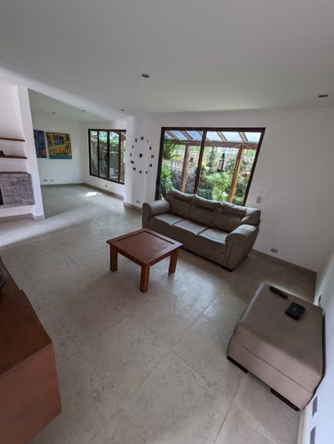 Casa en exclusivo Condominio 5 dormitorios gimnasio canchas tenis - Imagen 2
