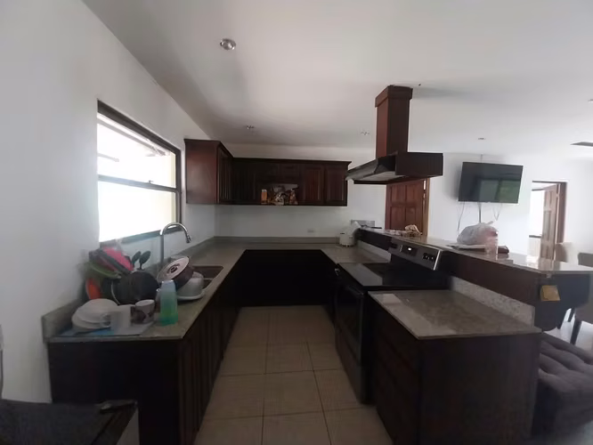 Casa de 4 habitaciones con amplio terreno - Imagen 4