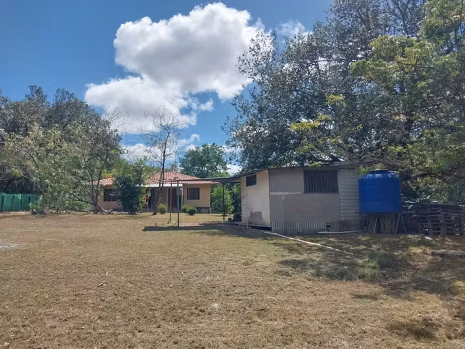Casa de 4 habitaciones con amplio terreno - Imagen 11