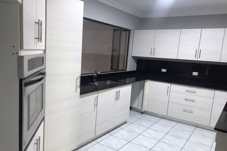 Alquiler de casas en Escazú, Los Laureles, 2 casas en un mismo terreno