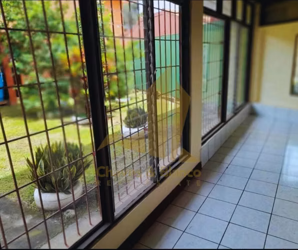 PROPIEDAD EN VENTA con DOS casas en Santa Bárbara