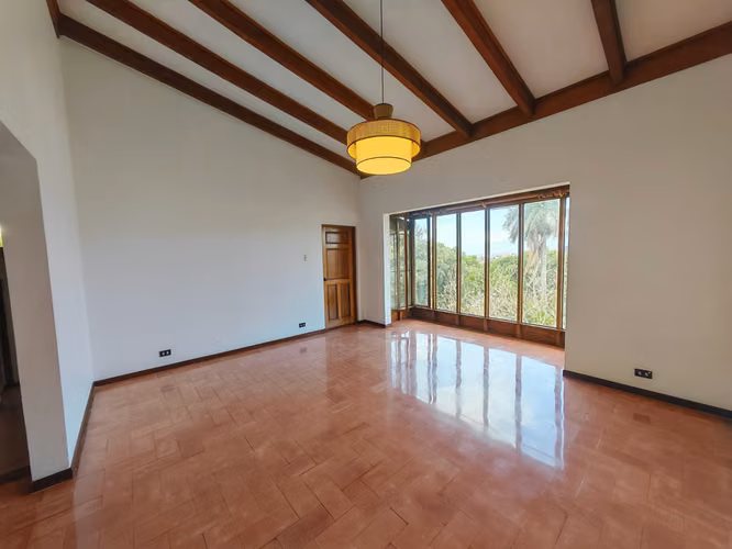 APARTAMENTO EN ALQUILERE EN ESCAZU, ESTILO CLASICO - Imagen 2