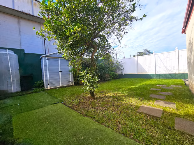 SE ALQUILA CASA EN CONDOMINIO - LA GUACIMA - CERCA DE RUTA 27