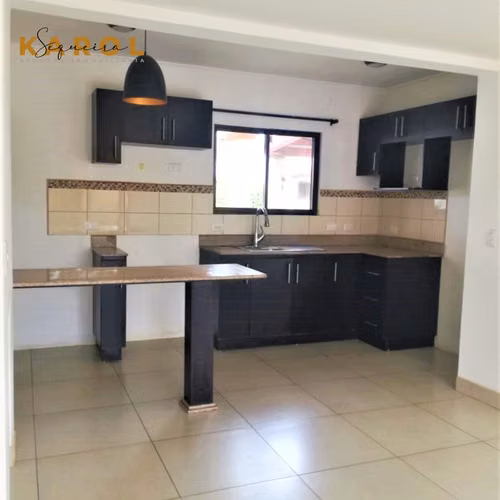 SE ALQUILA CASA EN CONDOMINIO - LA GUACIMA - CERCA DE RUTA 27