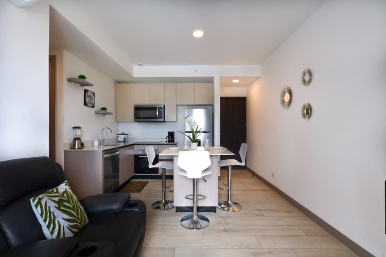 Apartamento amueblado en Núcleo Sabana – Piso alto | Bodega y Parqueo | Ideal para invertir-Airbnb - Imagen 2