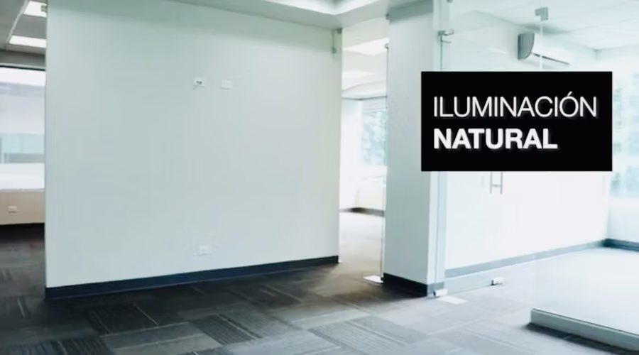 Oficina en Lindora 530 m² | 8 Parqueos | $9,010 Mensuales | Centro Comercial