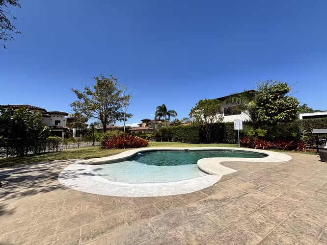 Venta de exclusiva casa en Condominio – Río Oro, Santa Ana - Imagen 19