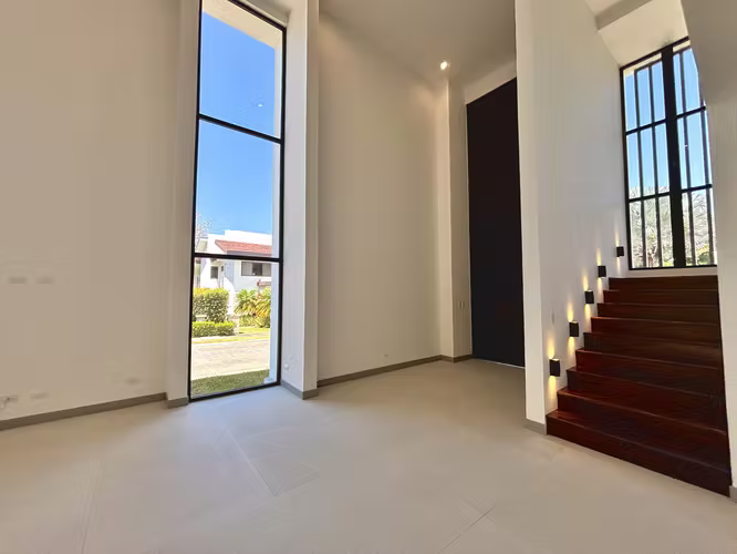 Venta de exclusiva casa en Condominio – Río Oro, Santa Ana - Imagen 10