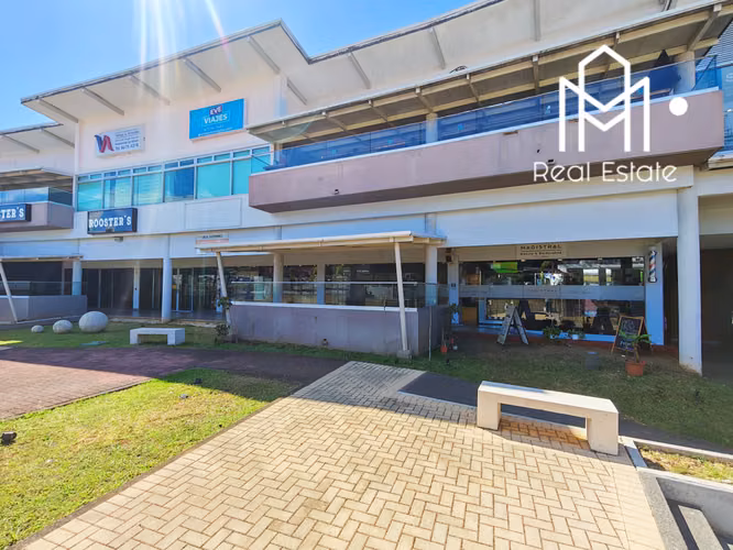 Local Commercial Sale for Investment Torres De Heredia.