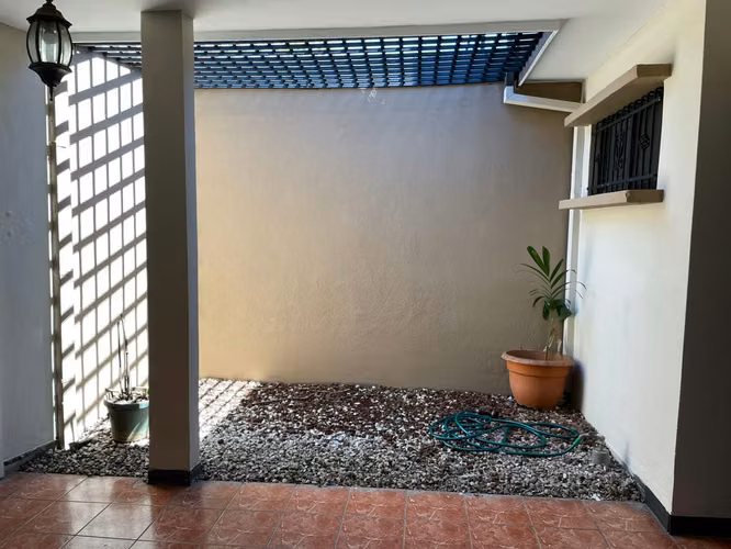 SE VENDE CASA URBANIZACION BAVIERA – ALAJUELA MJAC