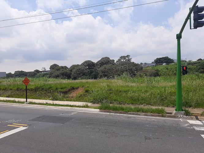 TERRENO INDUSTRIAL HEREDIA.