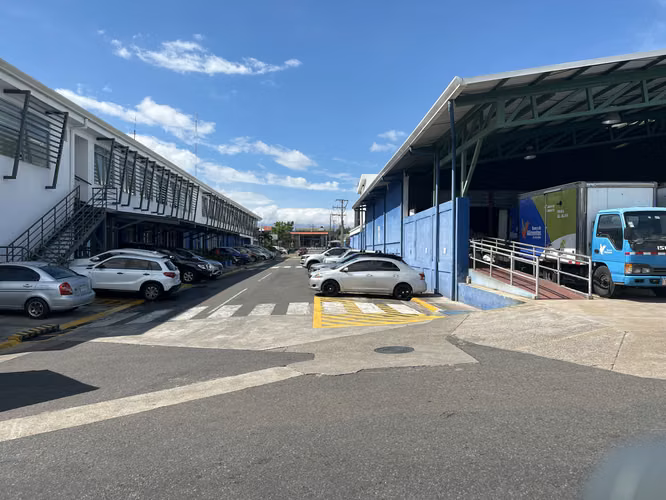 SE ALQUILA BODEGA EN PAVAS USO INDUSTRIAL Y COMERCIAL (disponible a partir de junio 2026) - Imagen 13