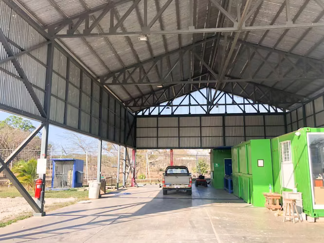 Venta de lote uso comercial en Liberia