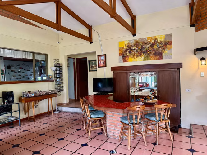 Casa de un sólo nivel en venta en San Miguel de Escazú, amplio jardín - Imagen 6