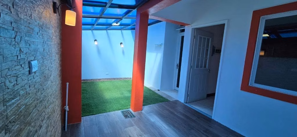 Se alquila linda casa Terrazas del norte-Esquinera - Imagen 2