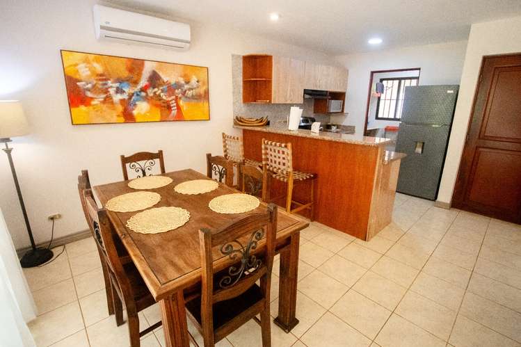 Casa de 2 Niveles con 3 Habitaciones en Venta – Villareal, a Minutos de Playa Tamarindo - Imagen 8