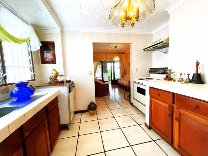 Casa en Venta en Alajuela: Elegante y Amplia. Residencial Seguro – 750 m² de Espacio para tu Familia - Imagen 12