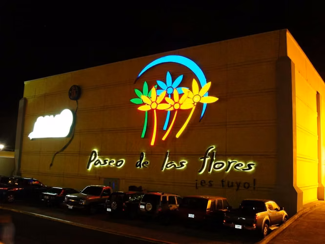 Local Comercial II Paseo De Las Flores - Imagen 2